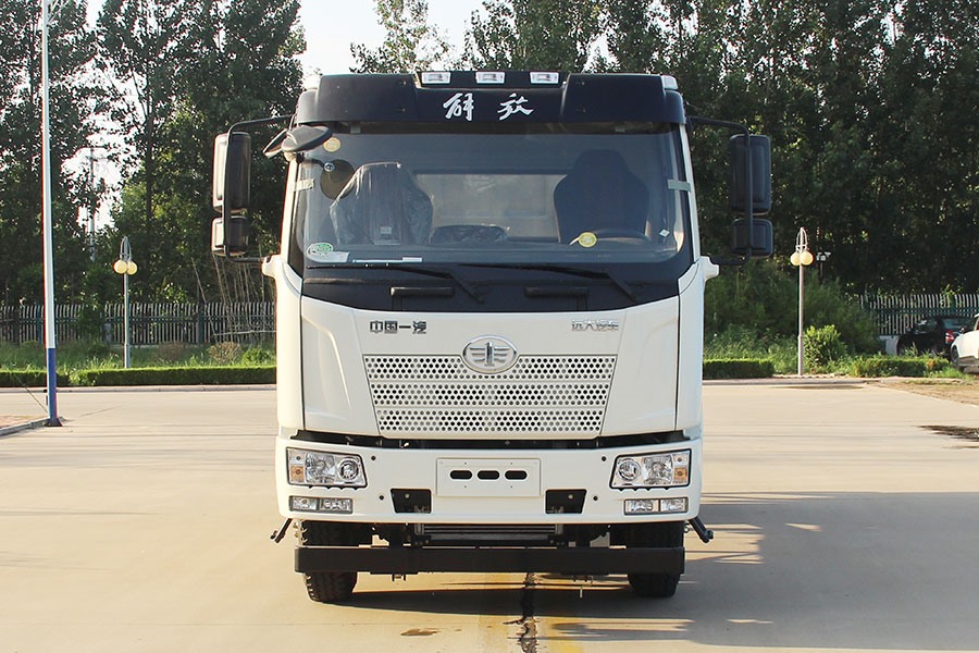 压缩式对接垃圾车 YYD5180ZDJC6（正前）