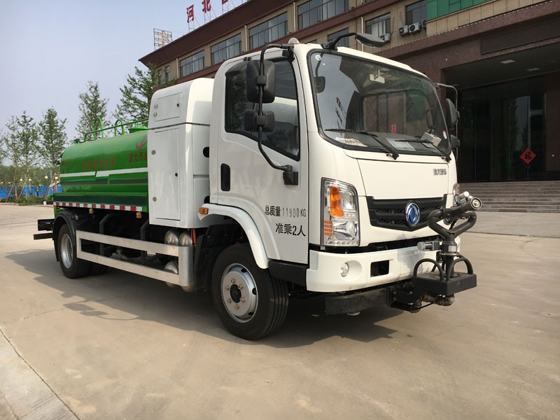 纯电动清洗车 YYD5120GQXBEV(右45°)