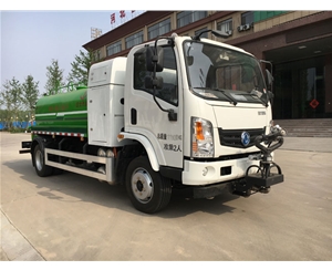 纯电动清洗车 YYD5120GQXBEV(右45°)